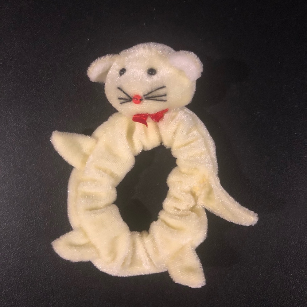 Yellow Cat Scrunchie 🐱 - Picture 2 of 4